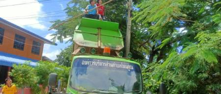 ดำเนินการตรวจสอบและซ่อมแซม​แก้ไขปัญหา​ไฟฟ้าสาธารณะ 
